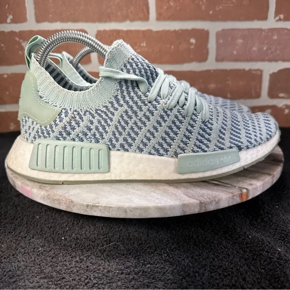 Adidas Womens NMD R1 Shoes Size 8 Athletic Primeknit Training Running Sneakers.